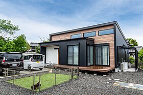 株式会社サンクスホーム 鈴鹿支店の施工事例「おしゃれ夫婦のこだわりを極めた「平屋」」の画像1