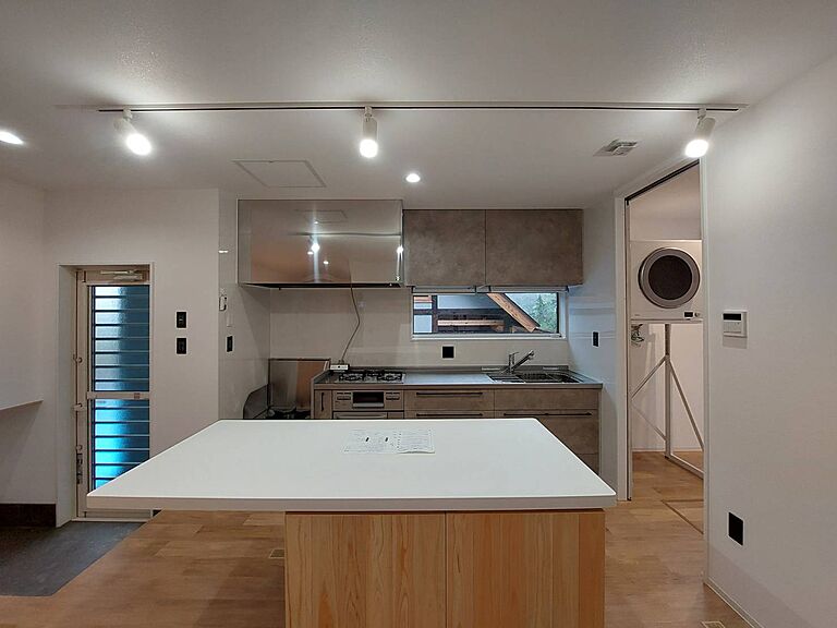 亥太郎建設株式会社の公式画像_キッチン6