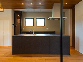 【高級注文住宅専門】zuttoの施工事例「自然光と調和する家」のメイン画像