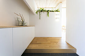 山根木材 【長期優良住宅・耐震等級3・ZEH】を標準採用の施工事例「光と風を感じる家」の画像1