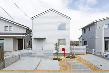 山根木材 【長期優良住宅・耐震等級3・ZEH】を標準採用の施工事例「山根木材の規格住宅「to」」の画像1