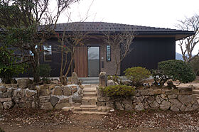 山根木材 【長期優良住宅・耐震等級3・ZEH】を標準採用の施工事例「シンプルな平屋が包み込む夫婦二人のゆったりとした時間」の画像2