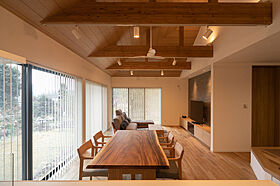 山根木材 【長期優良住宅・耐震等級3・ZEH】を標準採用の施工事例「シンプルな平屋が包み込む夫婦二人のゆったりとした時間」の画像3