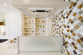 山根木材 【長期優良住宅・耐震等級3・ZEH】を標準採用の施工事例「建物を南に向け県産材を使用 自然と素直に寄り添う住まい」の画像1