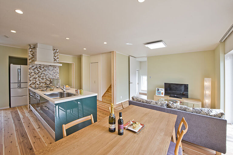 山根木材 【長期優良住宅・耐震等級3・ZEH】を標準採用の公式画像_リビング6