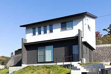 山根木材 【長期優良住宅・耐震等級3・ZEH】を標準採用の施工事例「家族の時間を刻む家」の画像3