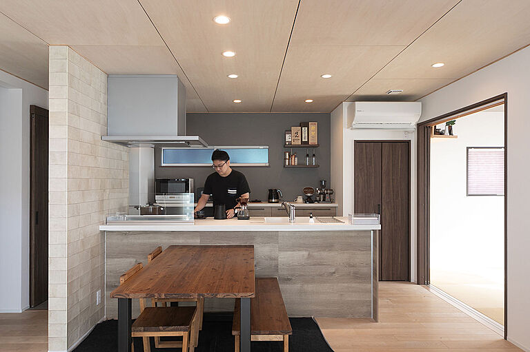 山根木材 【長期優良住宅・耐震等級3・ZEH】を標準採用の公式画像_キッチン7