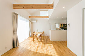 山根木材 【長期優良住宅・耐震等級3・ZEH】を標準採用の施工事例「早く家に帰りたくなる素焼き瓦のおしゃれな家」の画像3