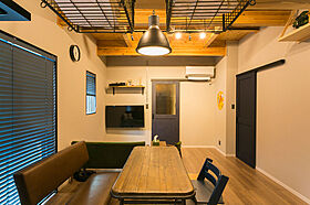 山根木材 【長期優良住宅・耐震等級3・ZEH】を標準採用の施工事例「ヴィンテージがテーマのかっこいい家!」の画像1