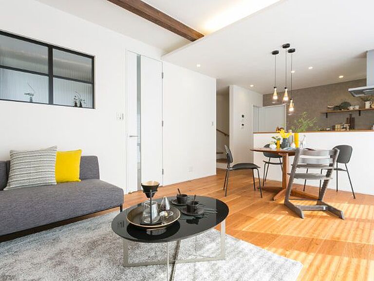 山根木材 【長期優良住宅・耐震等級3・ZEH】を標準採用の公式画像_リビング5