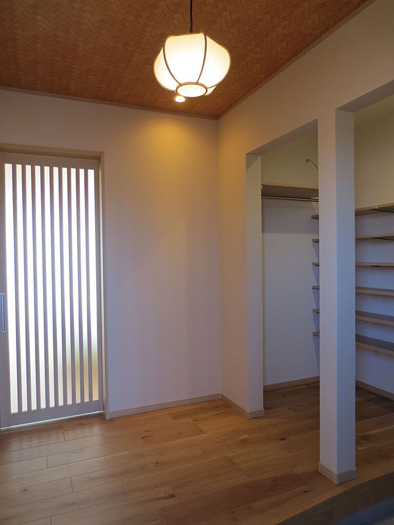 山根木材 【長期優良住宅・耐震等級3・ZEH】を標準採用の公式画像_玄関6