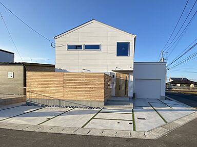 株式会社伸工舎の施工事例「ホワイトで統一 内観・外観をホワイトで統一しインテリアを楽しむ!」の画像