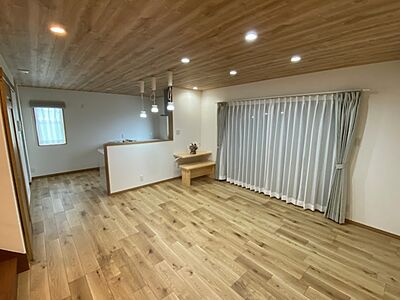 木の家スタイルのリビング 株式会社伸工舎の事例画像