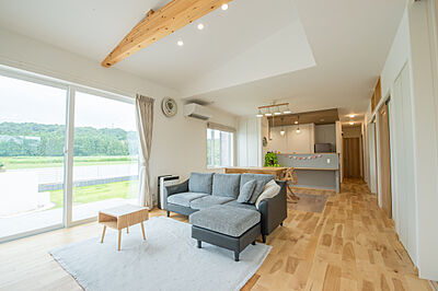 シンプルモダンスタイルのリビング 株式会社河野工務店の事例画像