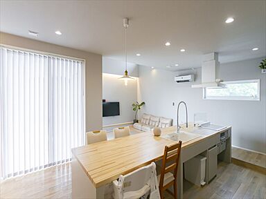 株式会社Lib Work 福岡店の施工事例「家事がラクな動線を実現。やわらかなカフェ風の平屋」の画像4