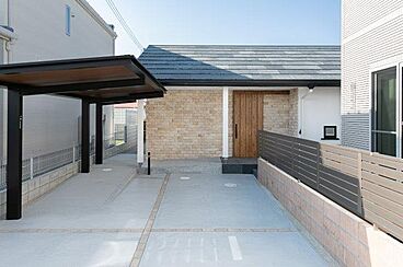 建築士夫婦とつくる家 株式会社モスハウス田端の施工事例「天然石が美しい平屋の無添加住宅-稲美町-」の画像