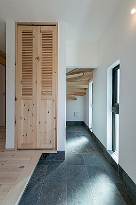 建築士夫婦とつくる家 株式会社モスハウス田端の施工事例「大阪湾を一望する淡路島の無添加住宅」の画像7