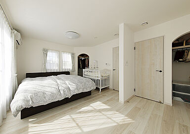 株式会社アイ工務店 東京支店の施工事例「塗り壁が優しいプロヴァンス風・快適な動線で心地よい暮らし」の画像5