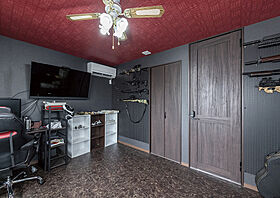 株式会社アイ工務店 東京支店の施工事例「狭小地でも、バイクガレージも趣味の部屋も実現」の画像1