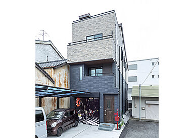 株式会社アイ工務店 東京支店の施工事例「狭小地でも、バイクガレージも趣味の部屋も実現」の画像8