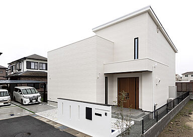 株式会社アイ工務店 東京支店の施工事例「暮らしの中心は吹抜のリビング・広がりを感じる「立体的」な家」の画像4