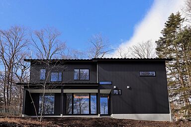 トモノ建築設計事務所 【佐久平スタジオ】の施工事例「景色を贅沢に楽しむ グランハウス」の画像