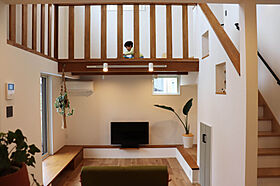 トモノ建築設計事務所 【佐久平スタジオ】の施工事例「スキップフロアのあるカフェのような家」の画像1