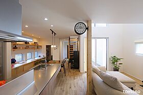 トモノ建築設計事務所 【佐久平スタジオ】の施工事例「プライバシーを確保しながら『光と風を感じる家』」の画像1