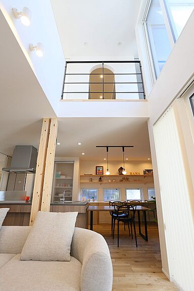 トモノ建築設計事務所 【佐久平スタジオ】の施工事例「プライバシーを確保しながら『光と風を感じる家』」の画像2