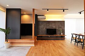 トモノ建築設計事務所 【佐久平スタジオ】の施工事例「360度どこから見てもかっこいい家」の画像3