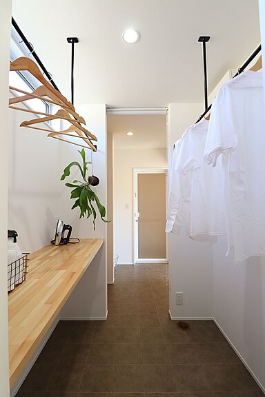 トモノ建築設計事務所 【佐久平スタジオ】の施工事例「White base」の画像4