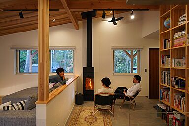 トモノ建築設計事務所 【佐久平スタジオ】の施工事例「軽井沢の森と暮らす【平屋/薪ストーブ/北欧/移住】」の画像1