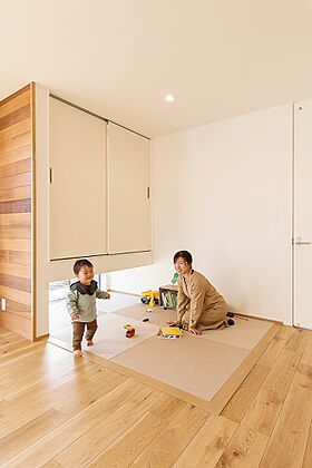 トモノ建築設計事務所 【佐久平スタジオ】の施工事例「家事効率を良くする 充実したランドリールームのある家」の画像8