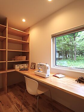 トモノ建築設計事務所 【佐久平スタジオ】の施工事例「【平屋/ガレージ/ペット/間取り図あり】犬と快適に暮らす楓ケ丘の家【移住】」の画像6