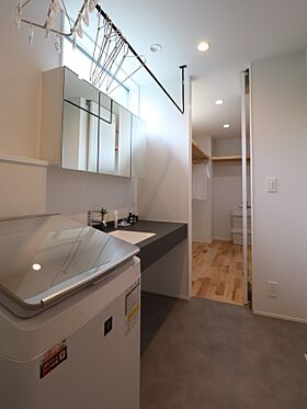 トモノ建築設計事務所 【佐久平スタジオ】の施工事例「【平屋/ガレージ/ペット/間取り図あり】犬と快適に暮らす楓ケ丘の家【移住】」の画像7
