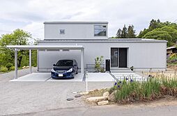 トモノ建築設計事務所 【佐久平スタジオ】の施工事例「【ALBION】ウチとソトが繋がる大開口LDKの家【大開口/吹き抜け/ペット】」の画像