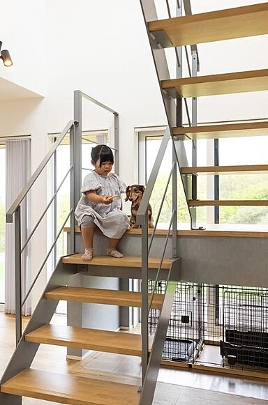 トモノ建築設計事務所 【佐久平スタジオ】の施工事例「【ALBION】ウチとソトが繋がる大開口LDKの家【大開口/吹き抜け/ペット】」の画像10