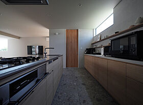 トモノ建築設計事務所 【佐久平スタジオ】の施工事例「「壁の中の庭」-光と静寂の空間-」の画像5