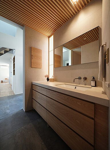 トモノ建築設計事務所 【佐久平スタジオ】の施工事例「「壁の中の庭」-光と静寂の空間-」の画像7