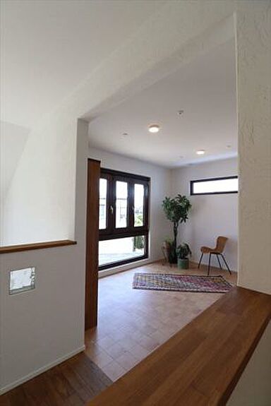 株式会社大共ホームの施工事例「~ウォルナットが包む “パッシブstyleの家”~」の画像5