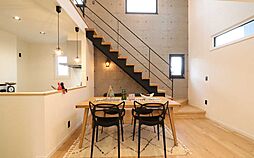 株式会社大共ホームの施工事例「~暮らしが広がるリビング土間とロフトがある家~」の画像