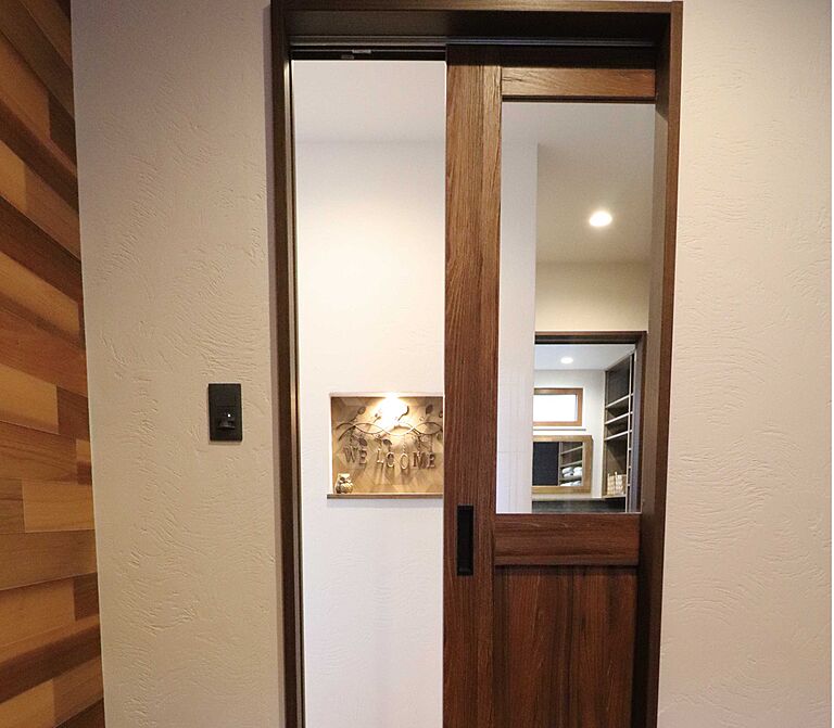 株式会社大共ホームの公式画像_玄関2