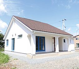 株式会社大共ホームの施工事例「~青い窓が映える、理想の平屋~」の画像