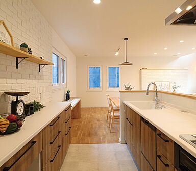 株式会社大共ホームの施工事例「~陽差しを採り込む、通し窓の家~」の画像2