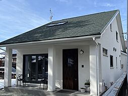 株式会社大共ホームの施工事例「愛猫ファーストなビルトインガレージのある大屋根の家」の画像