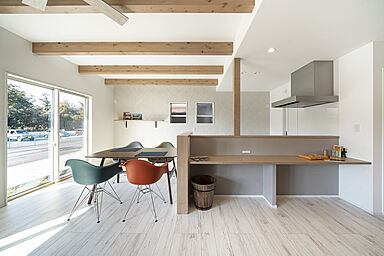 SUBLIME HOME株式会社の施工事例「【施工事例】【カリフォルニア】開かれた、海風を感じる住まい【守山市伊勢】」の画像2