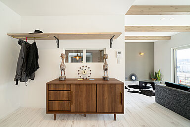 SUBLIME HOME株式会社の施工事例「【施工事例】【カリフォルニア】開かれた、海風を感じる住まい【守山市伊勢】」の画像3