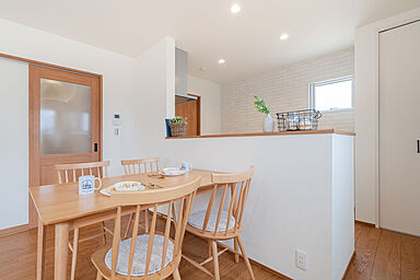 SUBLIME HOME株式会社の施工事例「【見学可能】広いLDKの間取りはお子様ものびのびと暮らせる」の画像3