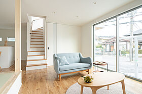 SUBLIME HOME株式会社の施工事例「【見学可能】小上がりの和室まで一体になった大空間LDK。」のメイン画像