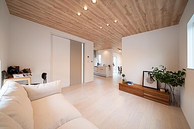 SUBLIME HOME株式会社の施工事例「【見学可能】四季折々の庭が織りなす豊かな暮らし」の画像1